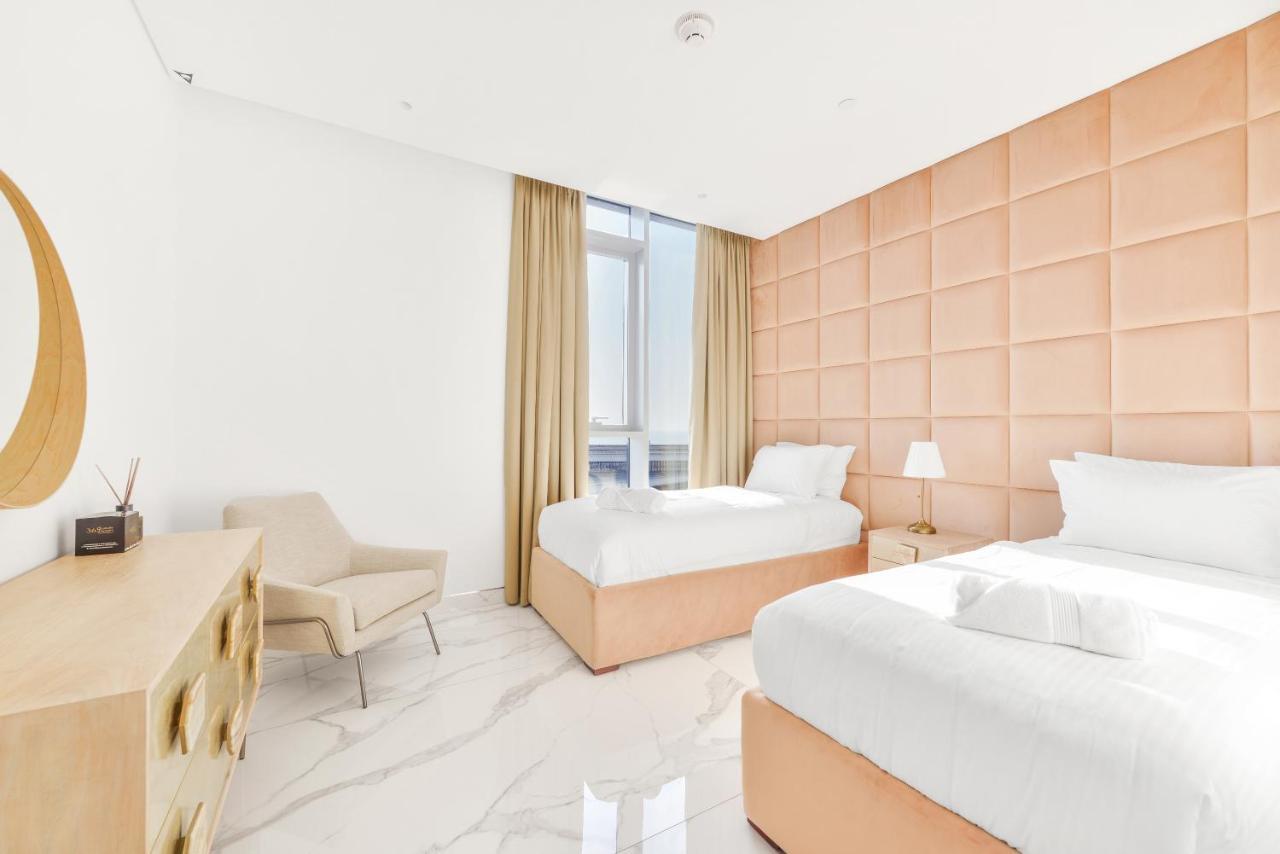 Luxe 3 Bedroom Oceanfront Apartment In The Heart Of Bluewaters Island Дубай Экстерьер фото