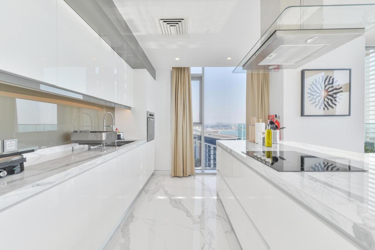Luxe 3 Bedroom Oceanfront Apartment In The Heart Of Bluewaters Island Дубай Экстерьер фото