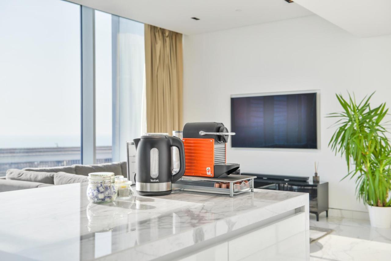 Luxe 3 Bedroom Oceanfront Apartment In The Heart Of Bluewaters Island Дубай Экстерьер фото