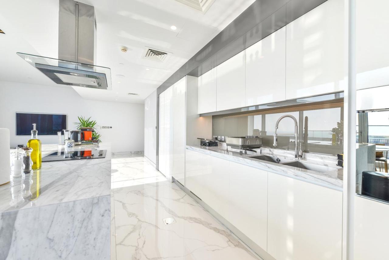 Luxe 3 Bedroom Oceanfront Apartment In The Heart Of Bluewaters Island Дубай Экстерьер фото